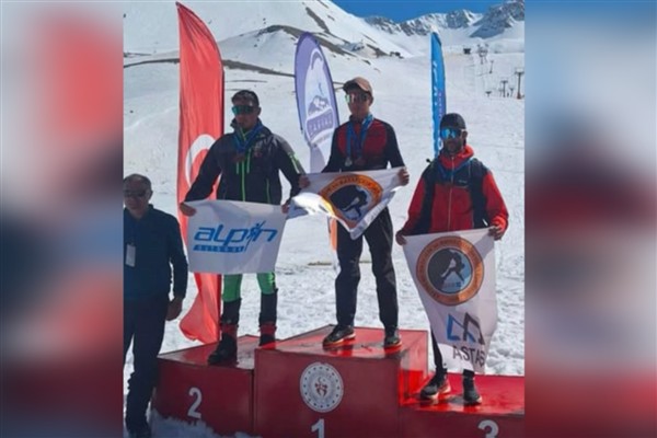 EDKİK sporcularından Türkiye Dağ Kayağı Şampiyonası’nda başarı