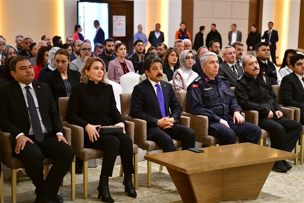 Kırşehir’de “Ailemiz, Geleceğimiz” temasıyla Aile Çalıştayı düzenlendi