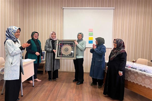 Çorum Akkent Kadın Kültür Merkezi’nden Esmaü’l Hüsna yarışması