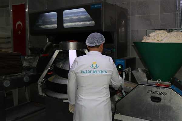 Haliliye Belediyesi’nden ihtiyaç sahibi vatandaşlara yemek dağıtımı