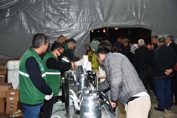 Osmaniye’de  toplu sahur yemeği düzenlendi