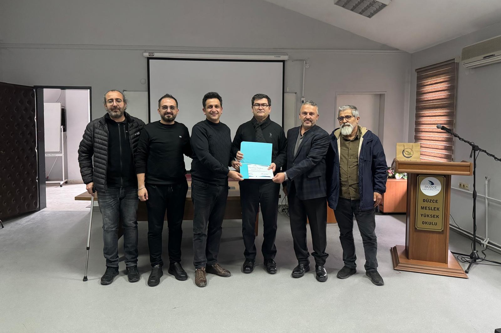 Düzce Meslek Yüksekokulu’ndan “Lif Takviyeli Betonlar ve Cephe Kaplamaları” semineri