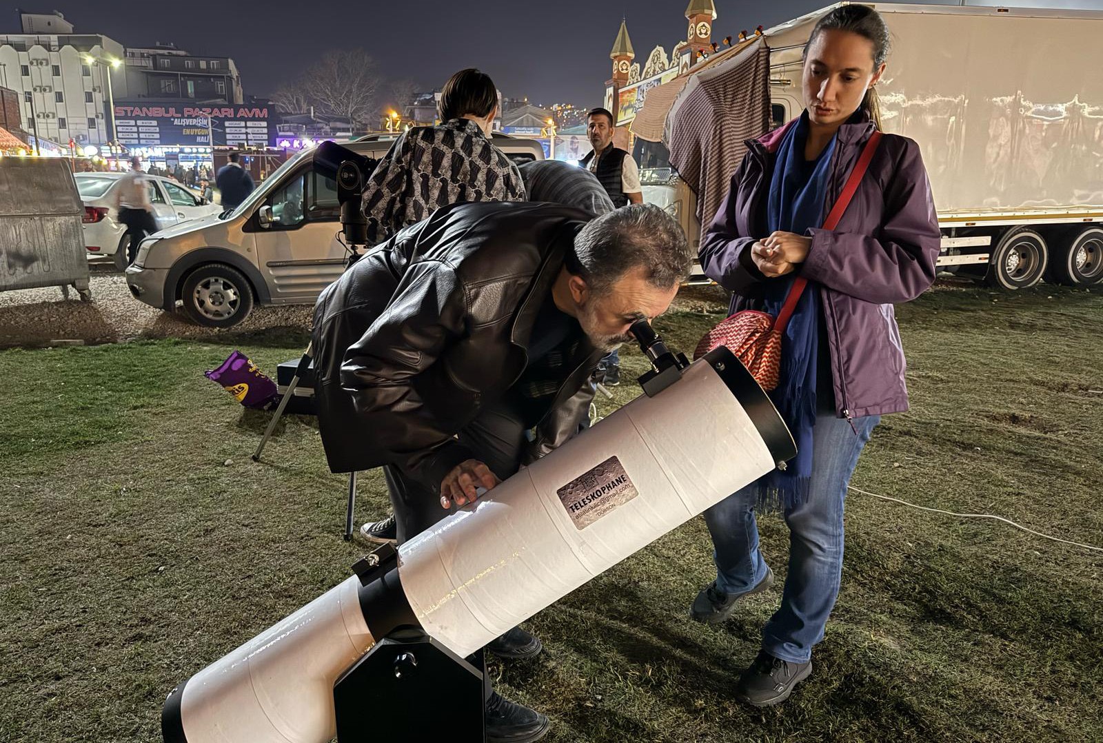 Osmangazi’de “Karagöz’ün Uzay Yolculuğu” isimli gölge oyunu sahnelendi