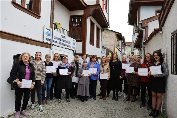 Eskişehir’de “Kendi Işığında Parla” ve “Mutluluk” atölyeleri düzenlendi