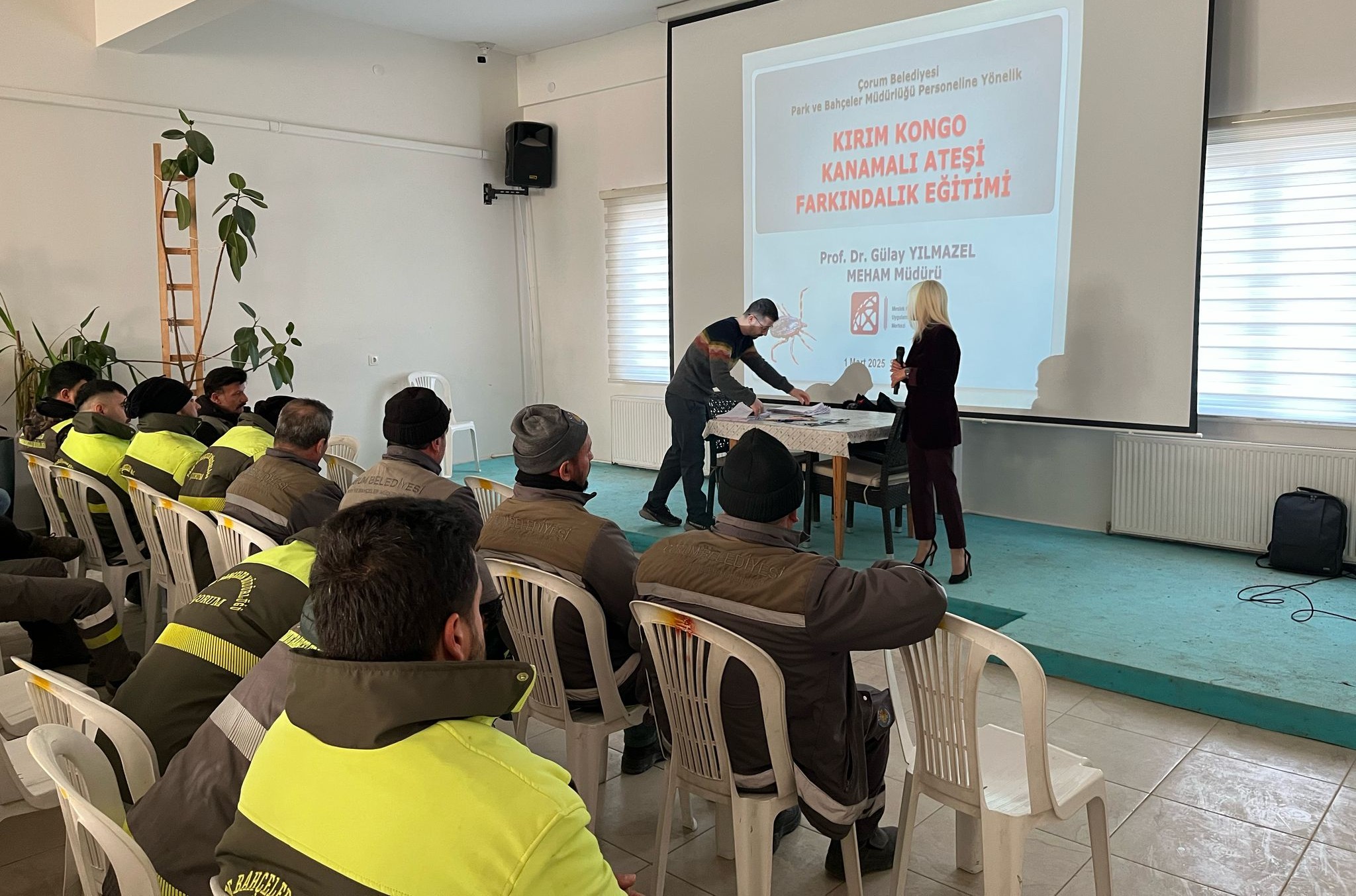 Park ve Bahçeler ekiplerine Kırım Kongo Kanamalı Ateşi Farkındalık Eğitimi