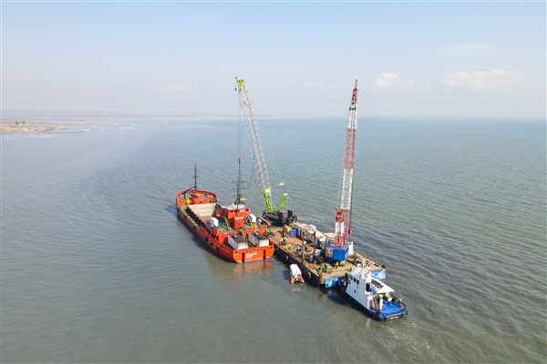 İzmir Körfezi’nden 200 bin ton çamur çıkarıldı