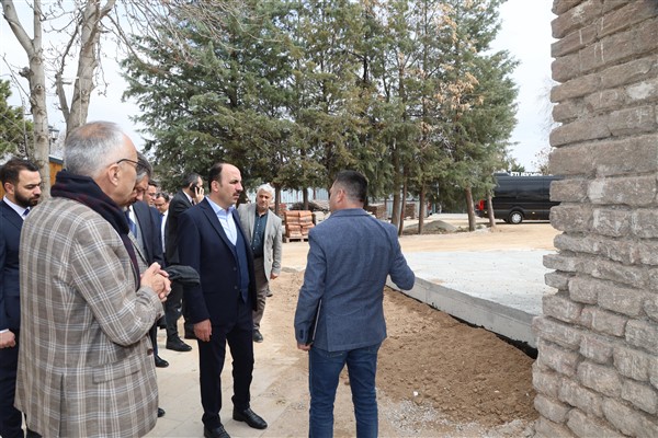 Başkan Altay, Tarihi Mehmet Bey Hamamı’nın restorasyon çalışmasını inceledi