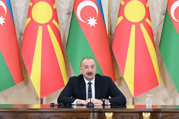 Azerbaycan Cumhurbaşkanı Aliyev, Kuzey Makedonya Cumhurbaşkanı Davkova ile bir araya geldi