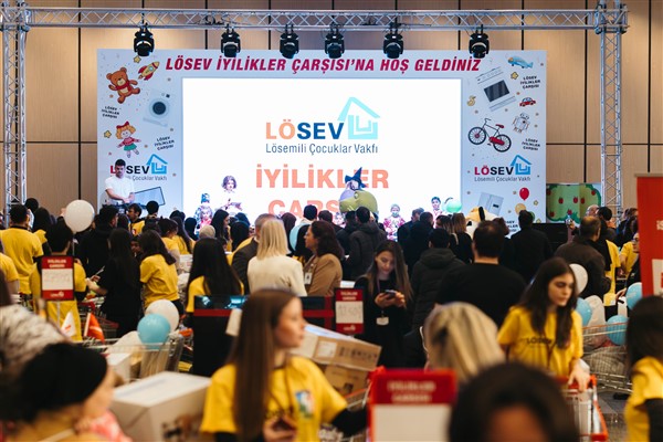 LÖSEV’in ‘İyilikler Çarşısı’ projesi İstanbul’da başladı