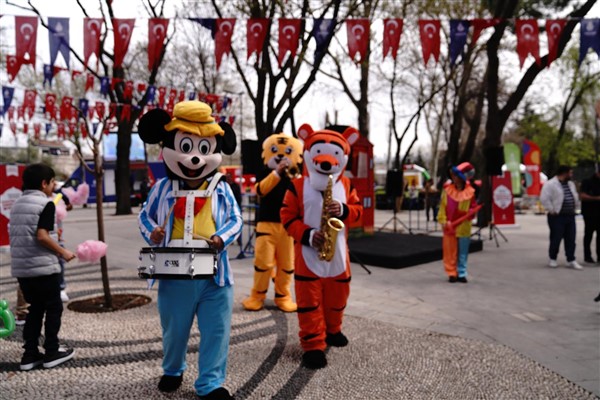 Saraçhane’de “Özgürlük ve Demokrasi Şenliği” başladı