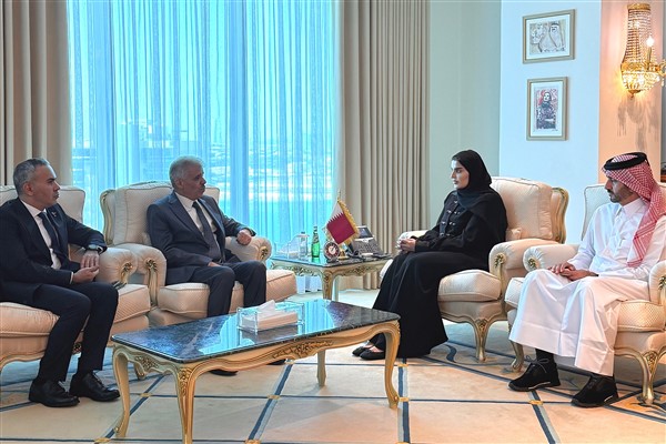 Katar Devlet Bakanı Al Misnad, Filistin Eğitim Bakanı Barham ile görüştü