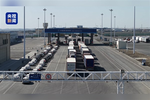 Korgas Sınır Kapısı’ndan ihraç edilen araç sayısı artmaya devam ediyor