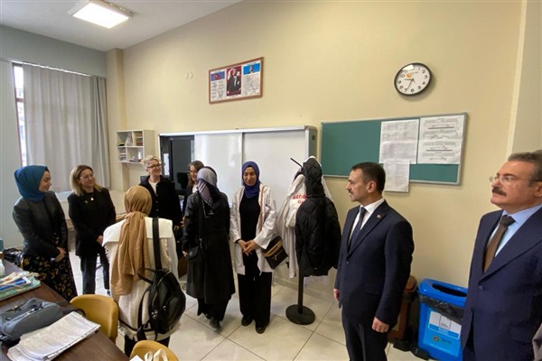Vali Aktaş’tan Akçakoca Anadolu İmam Hatip Lisesi’ne ziyaret