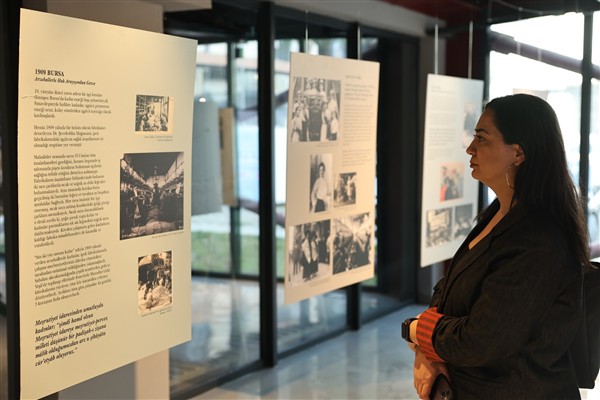 “Bursa’nın İpek Kadınları” sergisi ziyarete açıldı