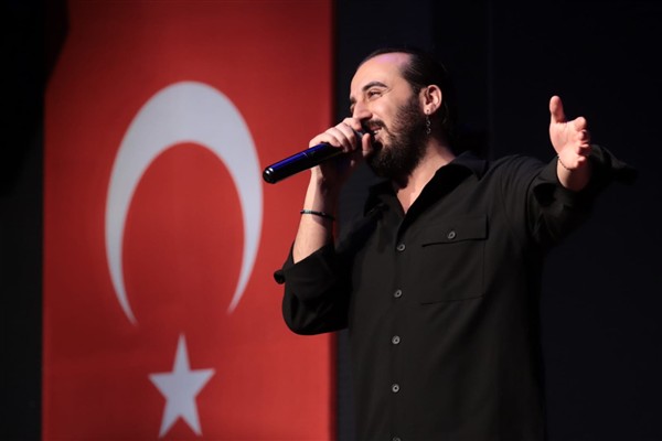 Yalovalı sanatçılar düzenlenen etkinlikte sahne aldı