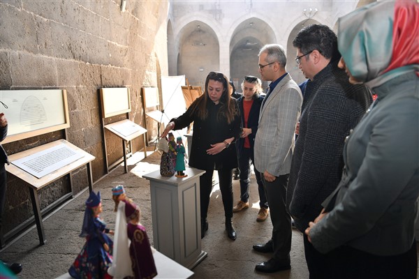 Kayseri Büyükşehir ve Olgunlaşma Enstitüsü iş birliğinde sergi