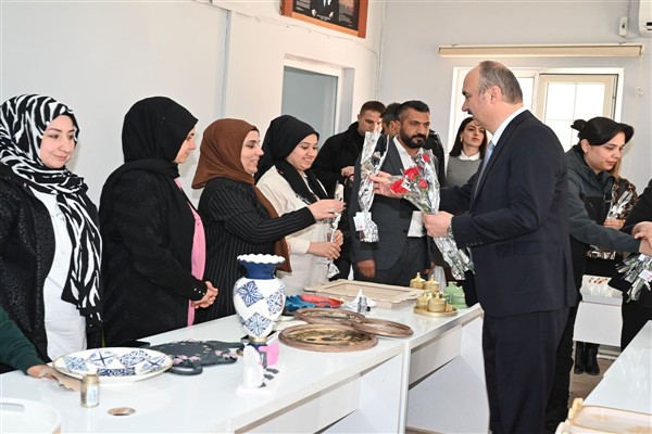 Batman Valisi Canalp, Bayındır Aile Destek Merkezi’ni ziyaret etti