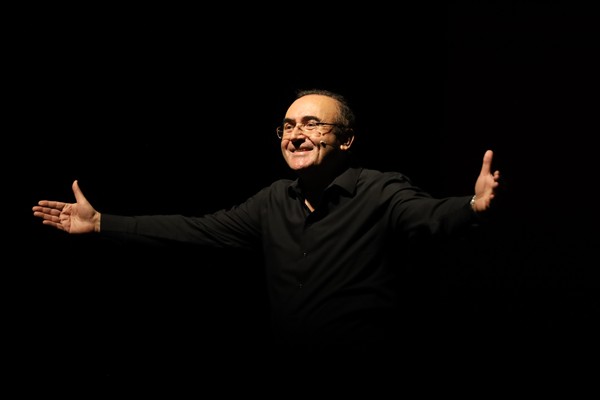 Sunay Akın ile “Mahya Işıkları” söyleşisi