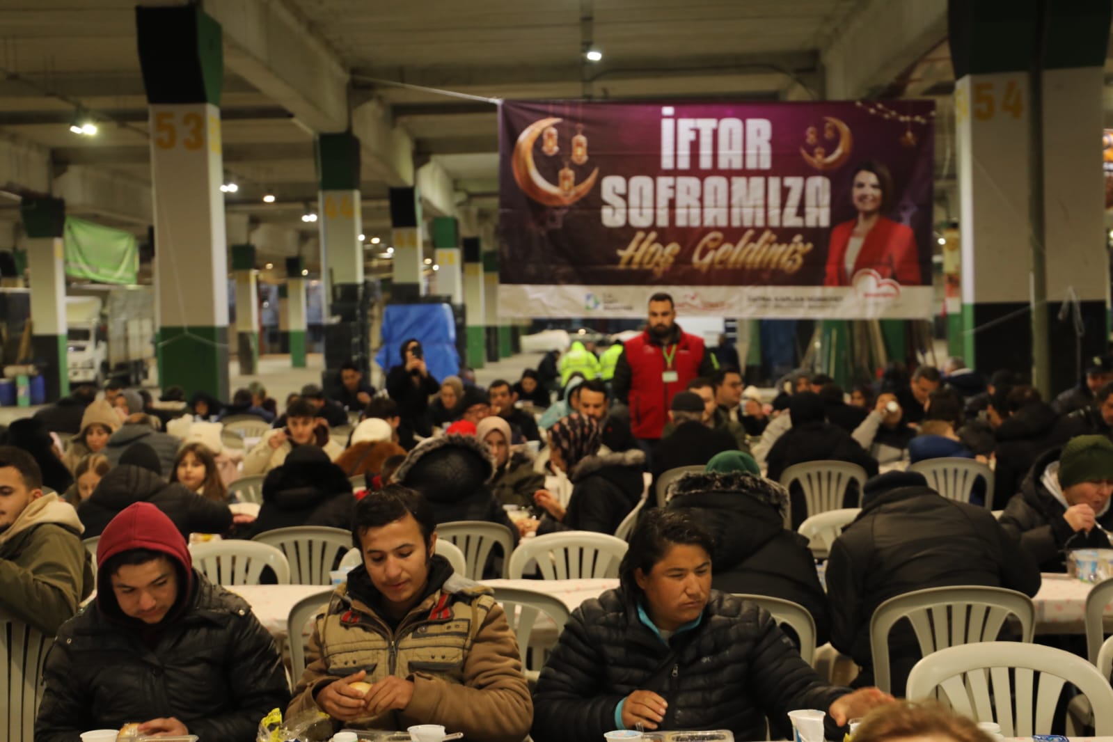 İzmit Belediyesi’nin halk iftarları Mehmet Ali Paşa Mahallesinde başladı