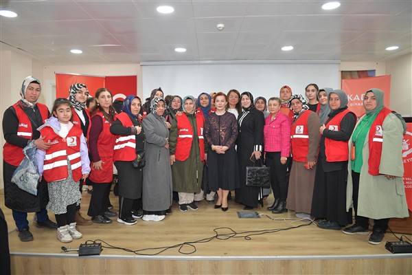“Kadın Haklarında Dün, Bugün, Yarın” paneli gerçekleştirildi