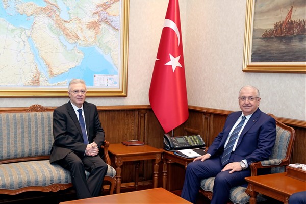 Bakan Güler, Romanya Cumhurbaşkanlığı Danışmanı Diaconescu ile görüştü