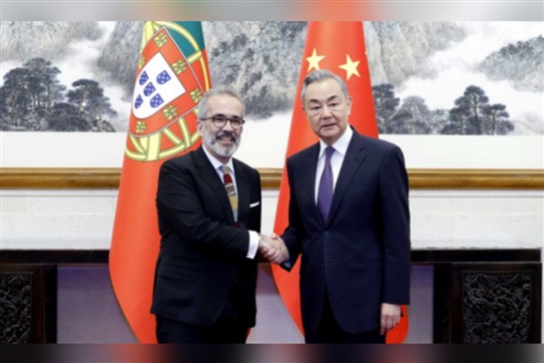 Wang Yi ve Portekizli mevkidaşı arasında stratejik diyalog gerçekleştirildi