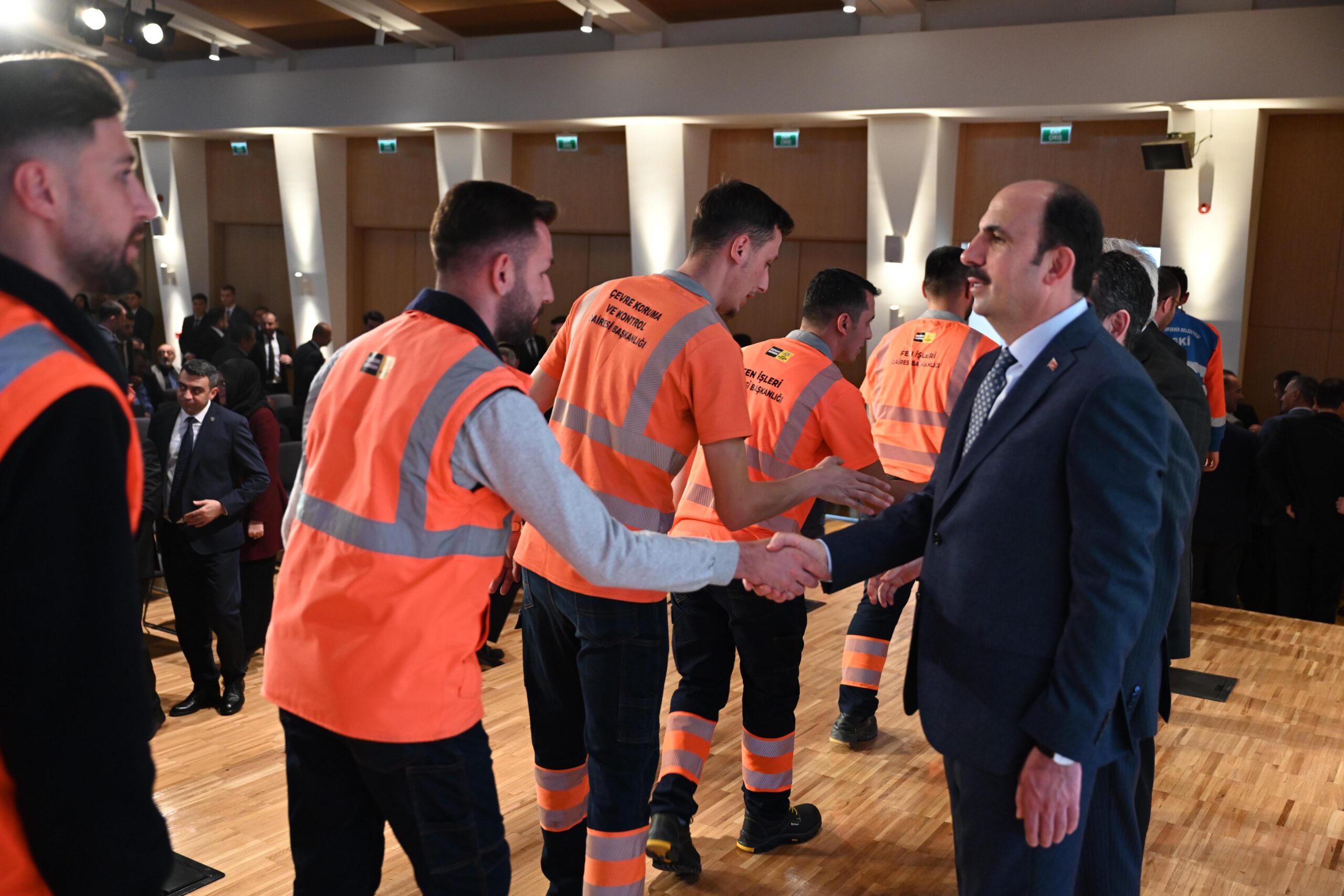 Başkan Altay, Konya Büyükşehir Belediyesi çalışanlarıyla bayramlaştı