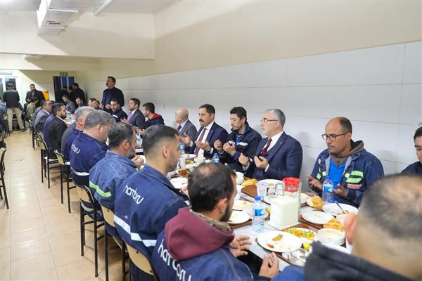 Bakan Işıkhan, Antakya OSB’de işçilerle iftarda buluştu