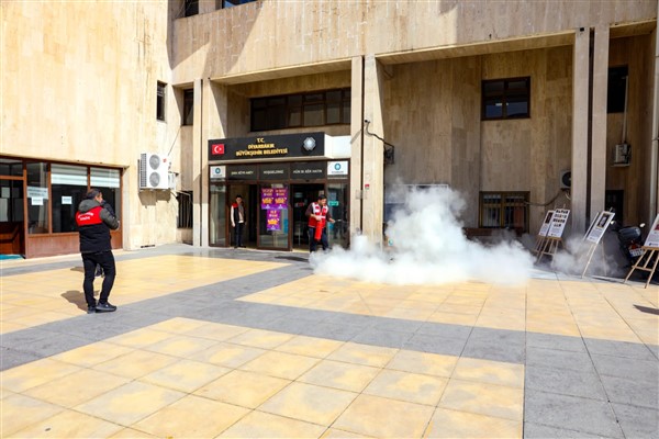 Diyarbakır Büyükşehir Belediyesi binasında yangın tatbikatı yapıldı