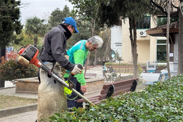 Orhangazi’de bayram öncesi yeşil alanlarda düzenleme yapılıyor