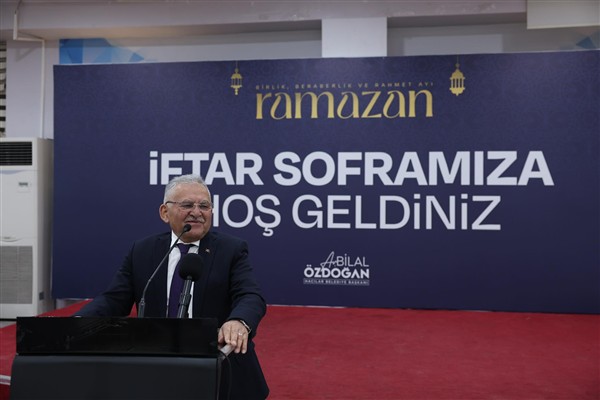 Başkan Büyükkılıç, iftar ve teravihte Hacılarlılar ile bir araya geldi