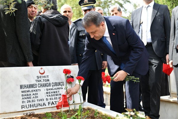 Şanlıurfa Valisi Şıldak, şehit ailelerini ziyaret etti