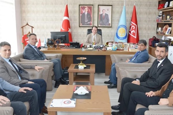 ÜNİPERSEN’den Rektör Eronat’a ziyaret