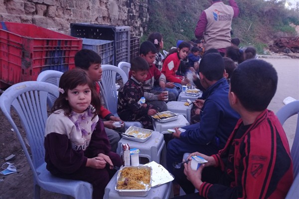 Esenler Belediyesi tarafından “Çocuk İftarı” bu yıl Gazze’de yapıldı