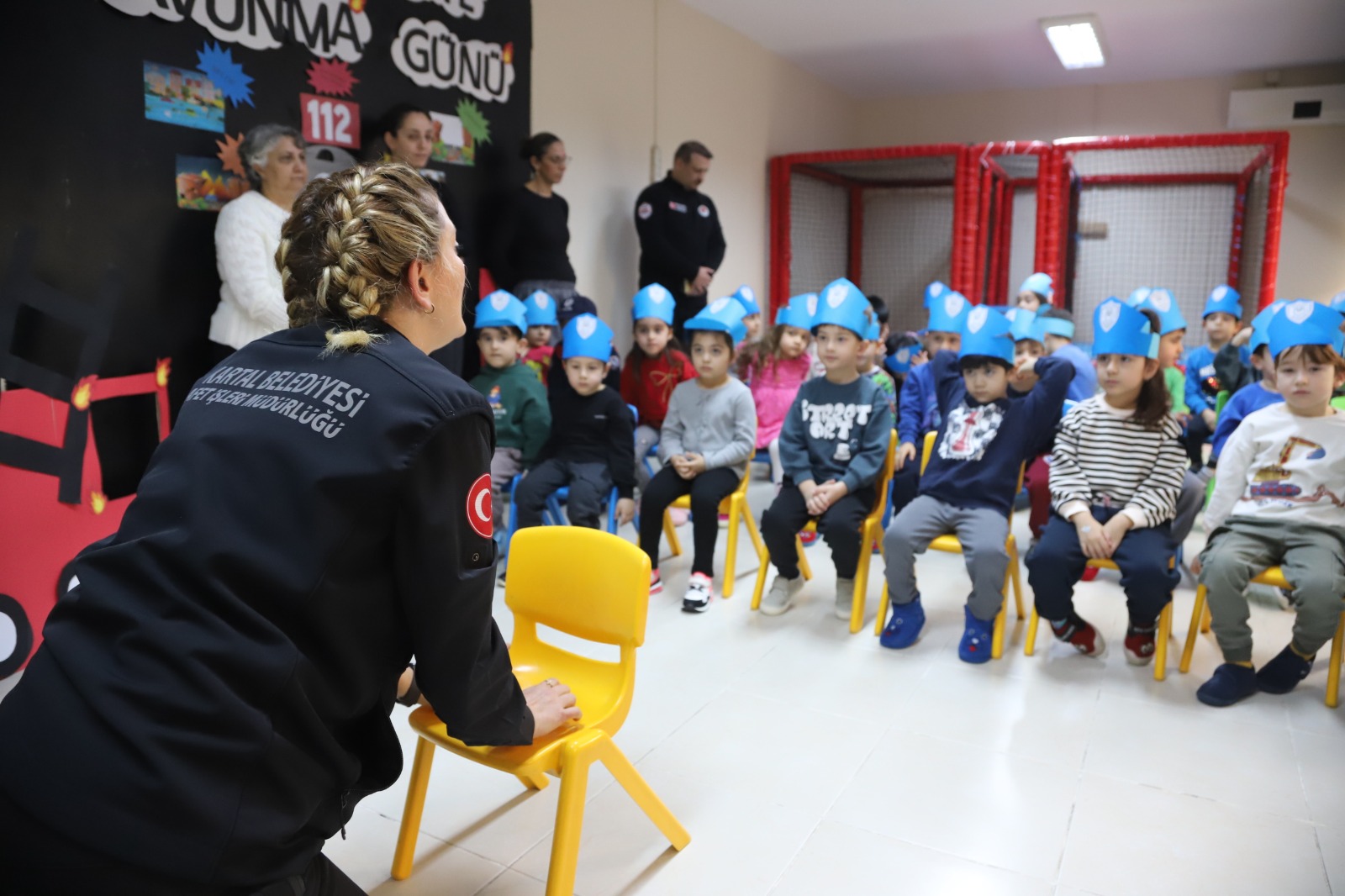 Kartal Belediyesi kreş öğrencilerine Sivil Savunma Günü’nde afet eğitimi