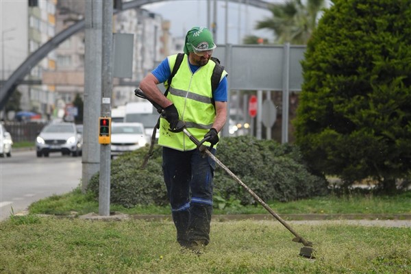 Giresun’da yeşil alanlarda temizlik ve bakım çalışmaları sürüyor