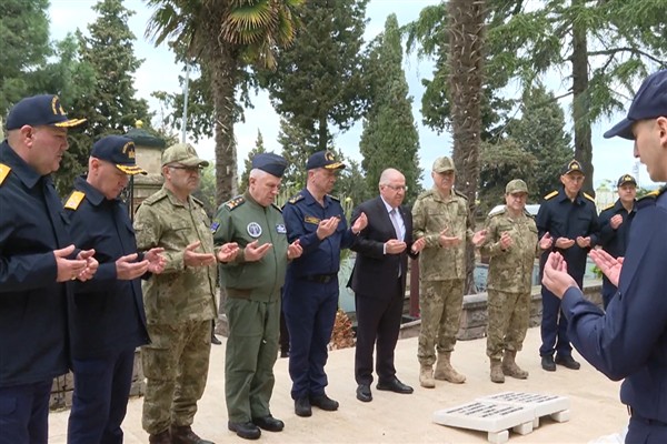 Milli Savunma Bakanı Güler’den Barbaros Şehitliği’ne ziyaret