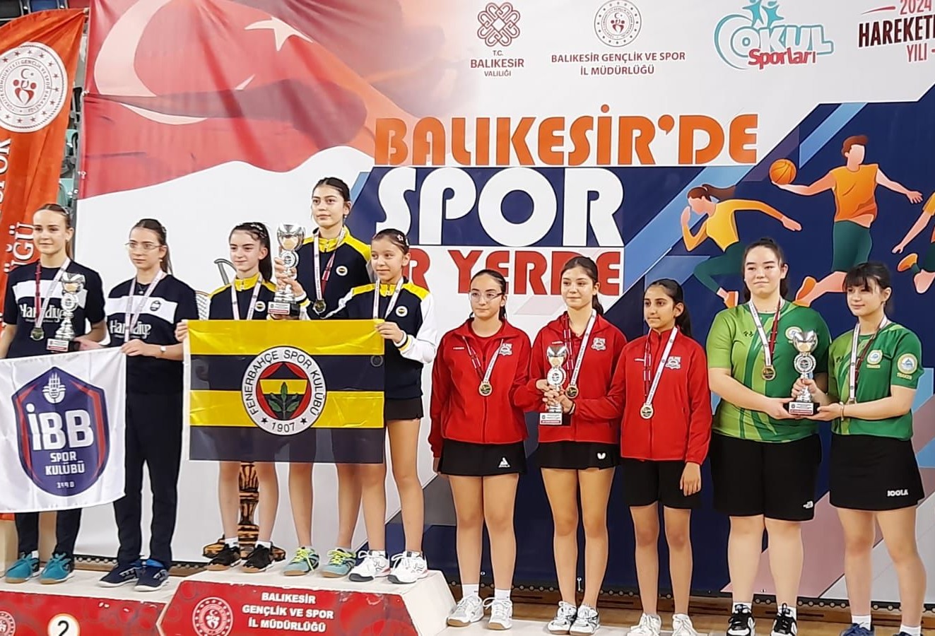 Yalova Belediyesi sporcuları Yıldızlar Türkiye Şampiyonası’na katılma hakkı kazandılar