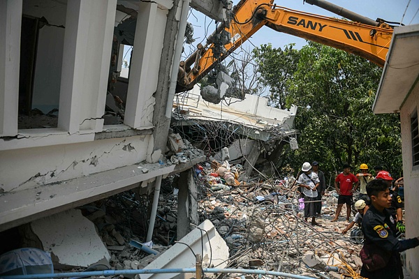 Xi Jinping’den Myanmar liderine taziye mesajı
