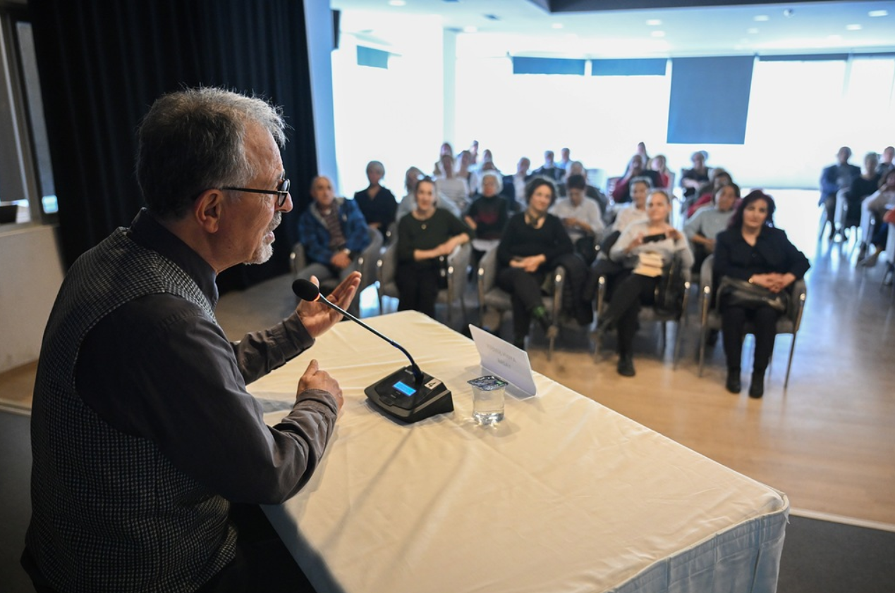 Bornova’da Kütüphane Haftası söyleşiyle başladı