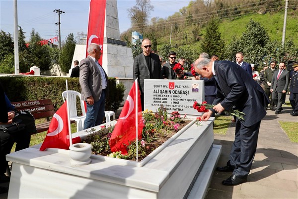 Ramazan Bayramı arifesinde şehitler dualarla yad edildi