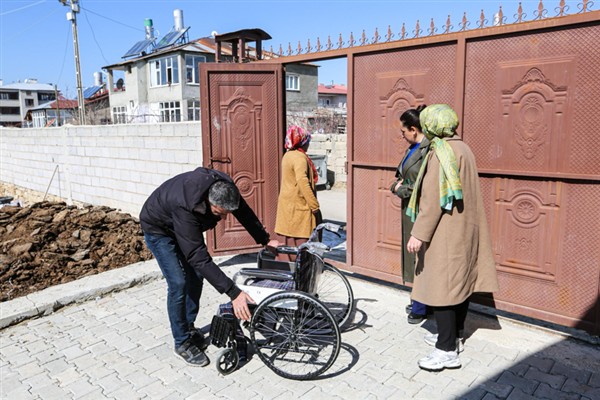 Van Büyükşehir Belediyesi’nden engelli vatandaşlara destek