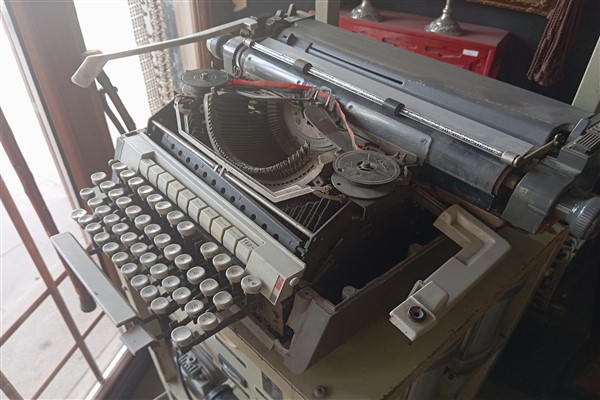 Tufaner, eski eşyaları yenileyerek topluma kazandırıyor