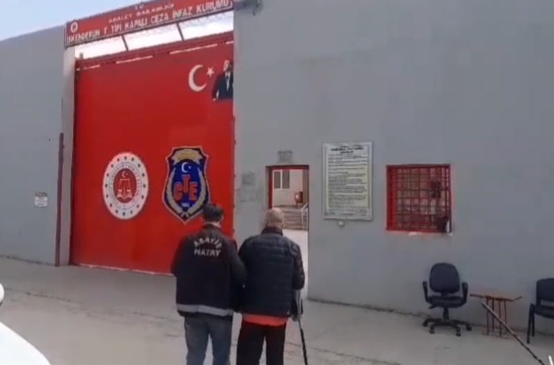 Hatay’da dolandırıcılık suçundan aranan şahıs yakalandı