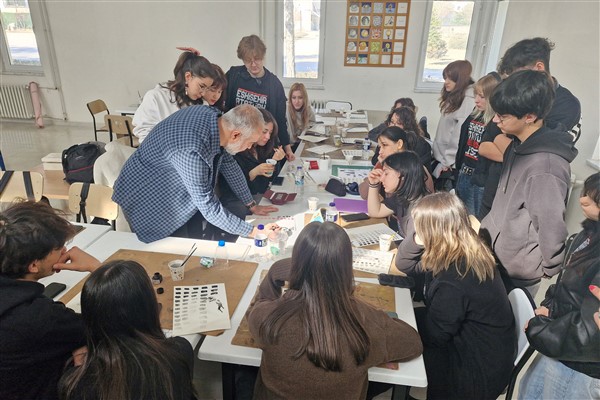 Eskişehir’de sanatla ilgilenen gençlere eğitim desteği