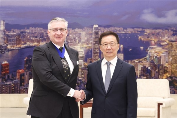 Han Zheng, Londra Lord Belediye Başkanı Alastair King ile görüştü