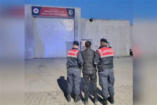 Arifiye’de uyuşturucu operasyonu: 2 şahıs tutuklandı