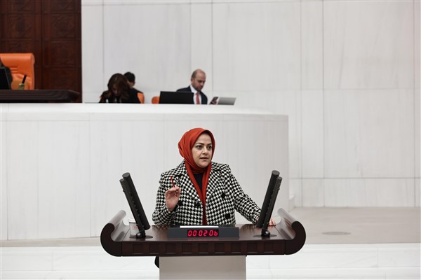 Ün: Yasadışı bahsi bitirmek istiyorsanız şu elektronik para şirketlerinin fişini çekin