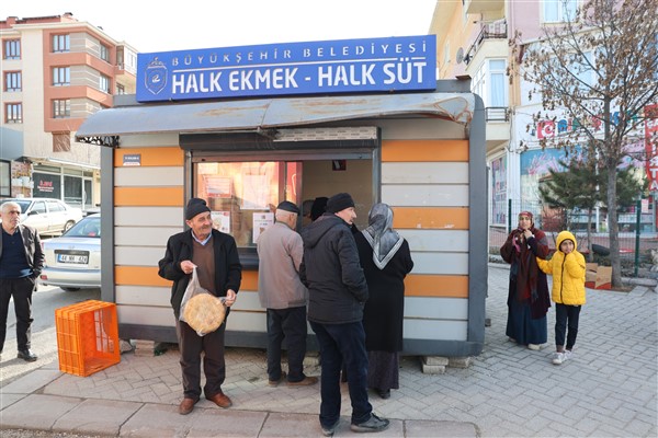 Ramazanın ilk gününde halk pideye yoğun ilgi