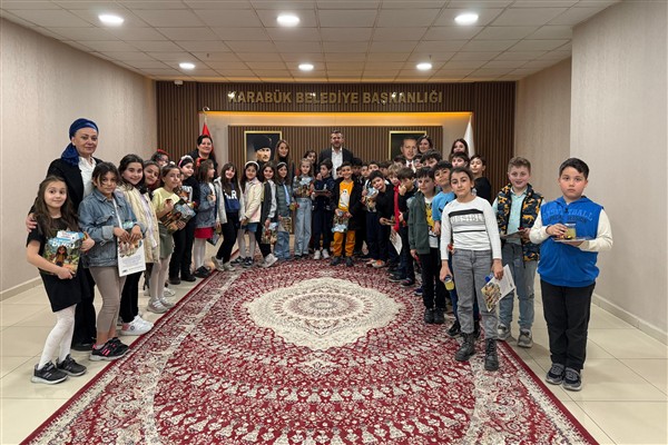 Şirinevler Şehit Ercan Hırçın İlkokulu öğrencilerinden Başkan Çetinkaya’ya ziyaret